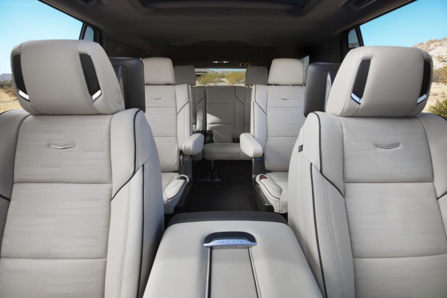 Интерьер Cadillac Escalade Platinum Sport 2020 года  (NA) (фото 6 из 26)